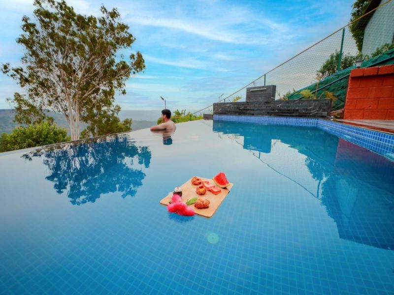 4 Bed Room Luxury Villa with Infinity Pool and Garden