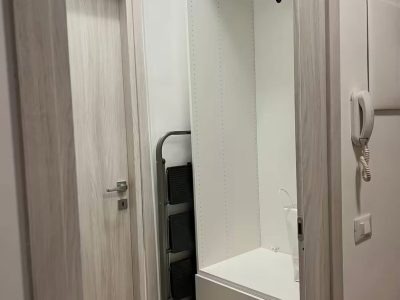 Furnished Studio with Nightstand in Downtown Paris