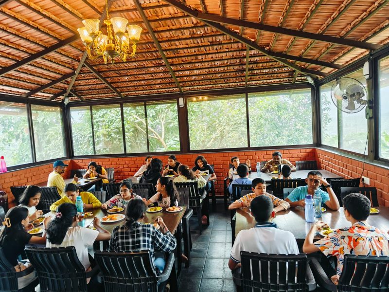 4 Bed Room Villa with Infinity Pool, Near Pawna Dam