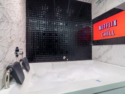 ❤ City View: Terrace 17th flr Bathtub Netflix