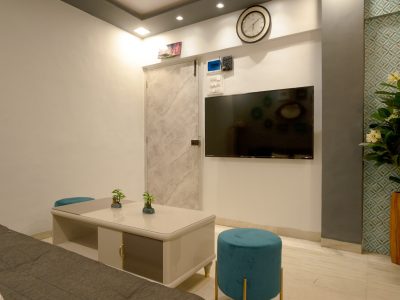 ❤ Cool Stay: 2BHK ✔️ King Bed ✔️Bathtub ✔️Netflix