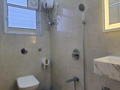 ❤ Breezy 1BHK 2 min ➝ Lilavati King Bed Kitchen