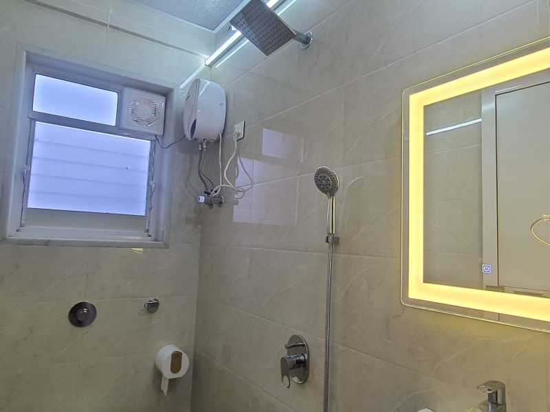 ❤ Breezy 1BHK 2 min ➝ Lilavati King Bed Kitchen