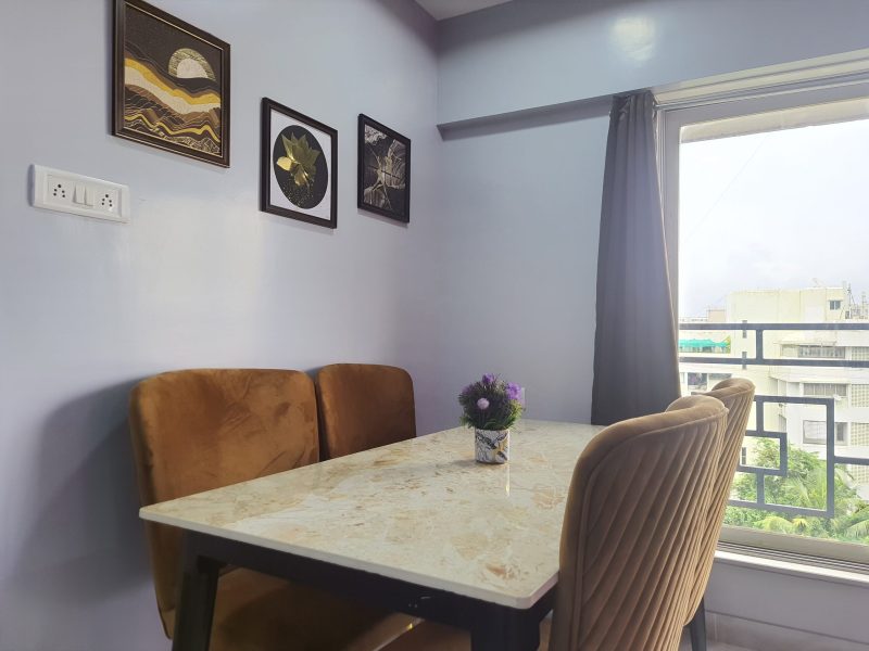 Airy 2BHK 55 TV 7 Mins to Airport Netflix WFH WIFI