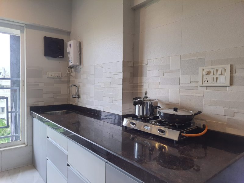 Airy 2BHK 55 TV 7 Mins to Airport Netflix WFH WIFI