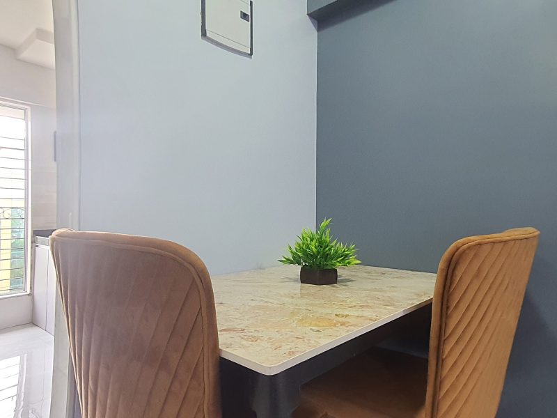 Chic 1BHK 7 Mins to Airport View King Bed WIFI