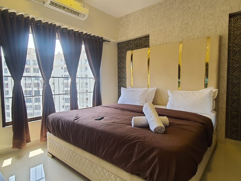 Classy 3BHK 15 min Sea to City View King Bed Wifi