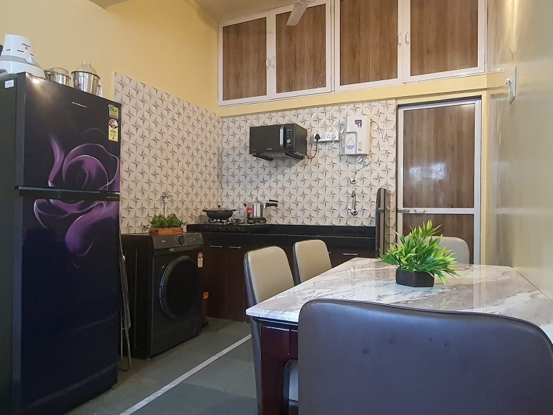 Snug studio 15 mins to sea cafe Wifi Netflix 55 TV