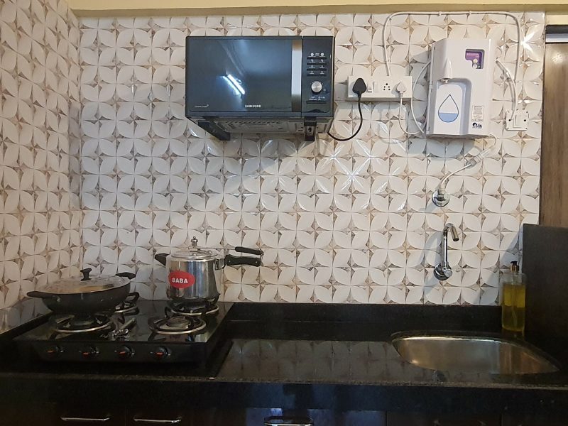 Snug studio 15 mins to sea cafe Wifi Netflix 55 TV