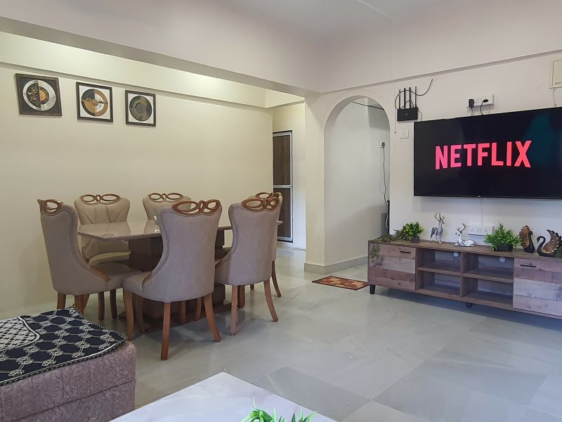 Grand 2BHK 15 Mins to Sea Cafe Wifi King Bed