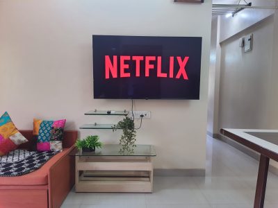 Well located 5 mins to Sea Cafes & Bistros