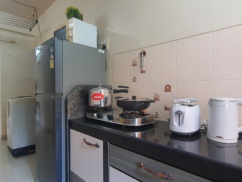 Well located 5 mins to Sea Cafes & Bistros