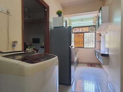 Well located 5 mins to Sea Cafes & Bistros