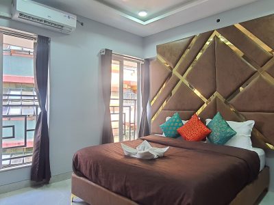 Refreshing 2BHK Attached Balcony 7 Mins to Airport