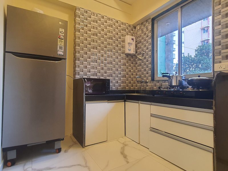 Homely 2bhk w/ Balcony Netflix W-ifi 55 TV
