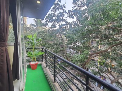 Homely 2bhk w/ Balcony Netflix W-ifi 55 TV