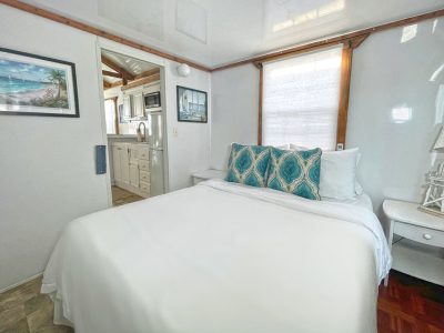 Mangrove Marina and Resort Aqualodge Houseboats, Yellow Tail
