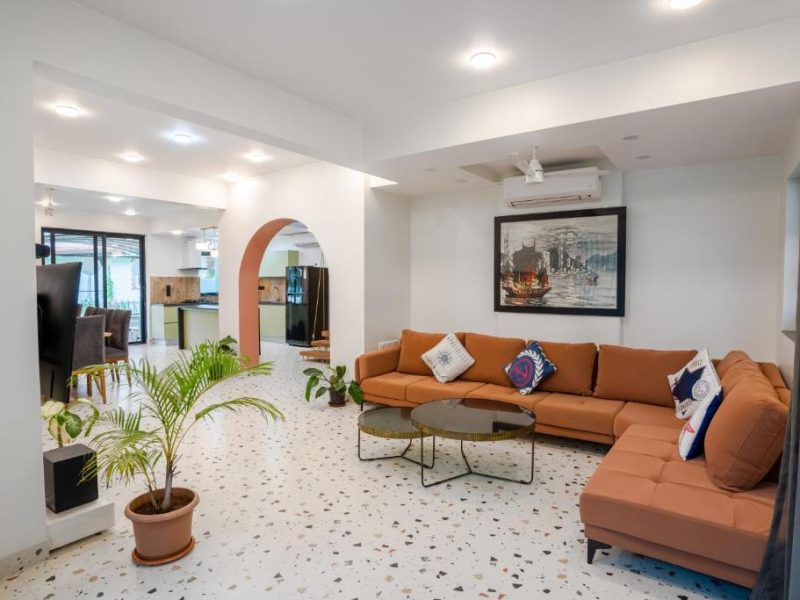 Villa Reverie - Ultra Modern Villa 200 metres to Pristine Beach