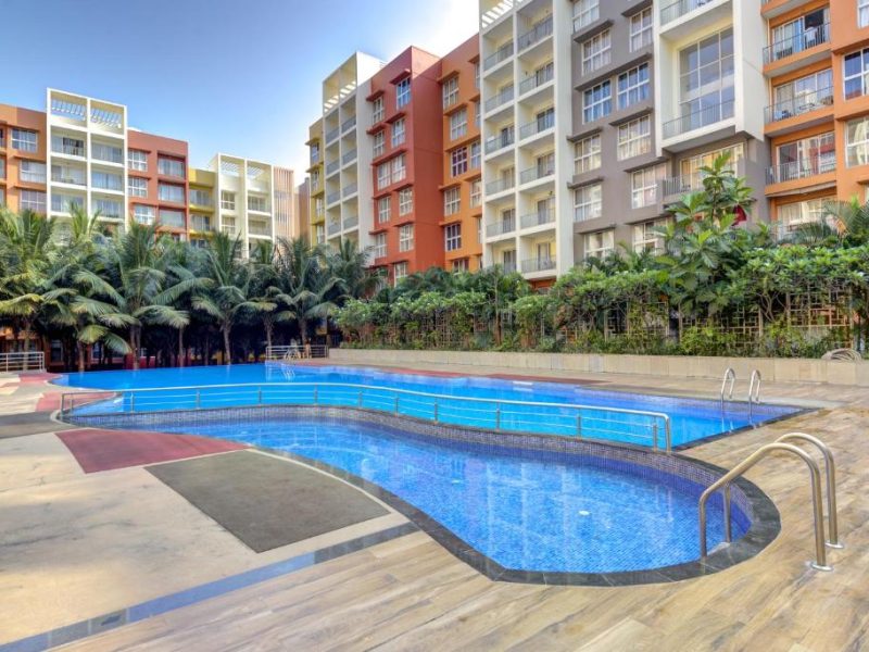 Luxe 2BHK 10min from GOI airport with Pool access