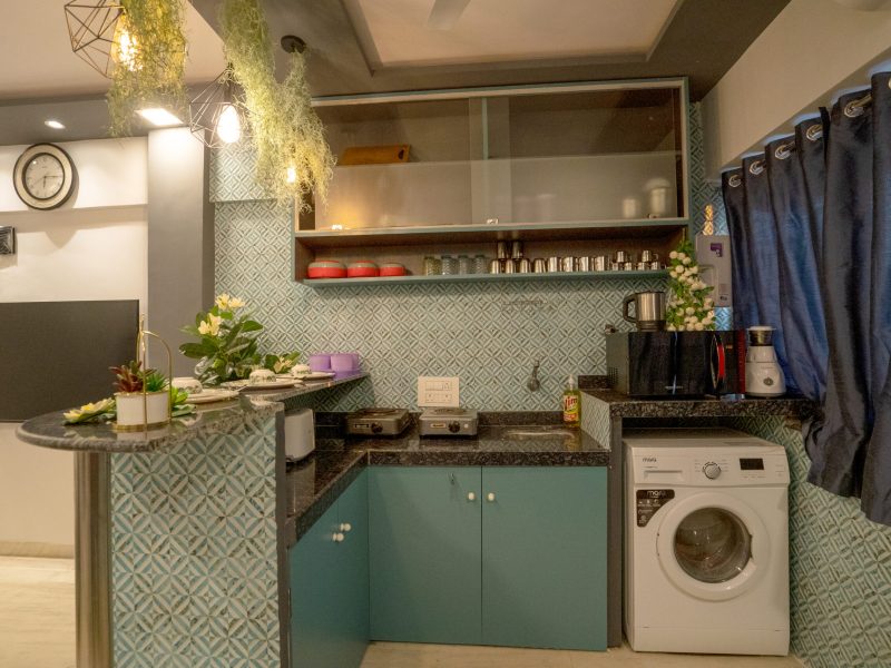 ❤ Cool Stay: 2BHK ✔️ King Bed ✔️Bathtub ✔️Netflix