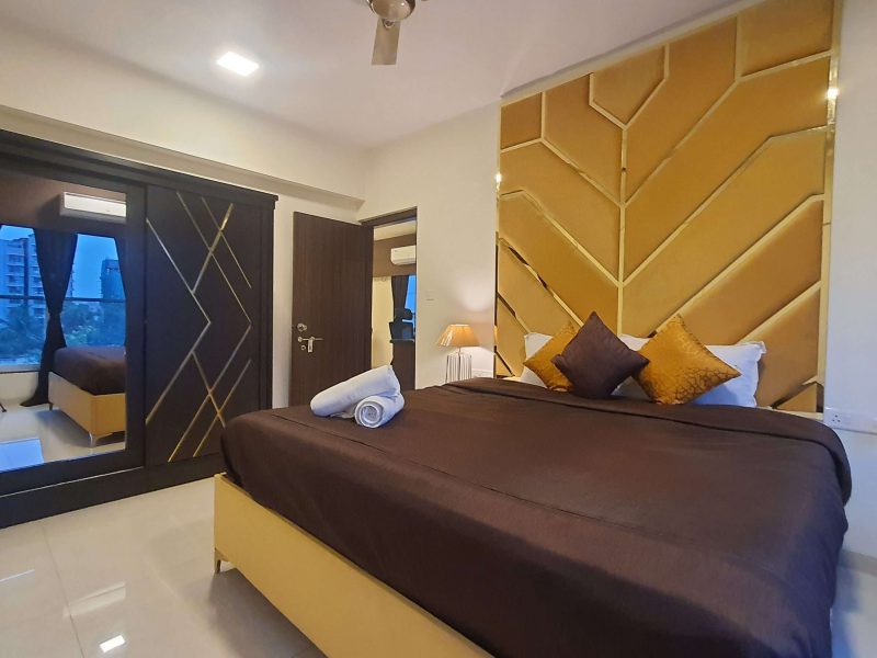 ❤ Delightful 2BHK 10 min ➝ Airport KING Bed 55 TV Santacruz (East)