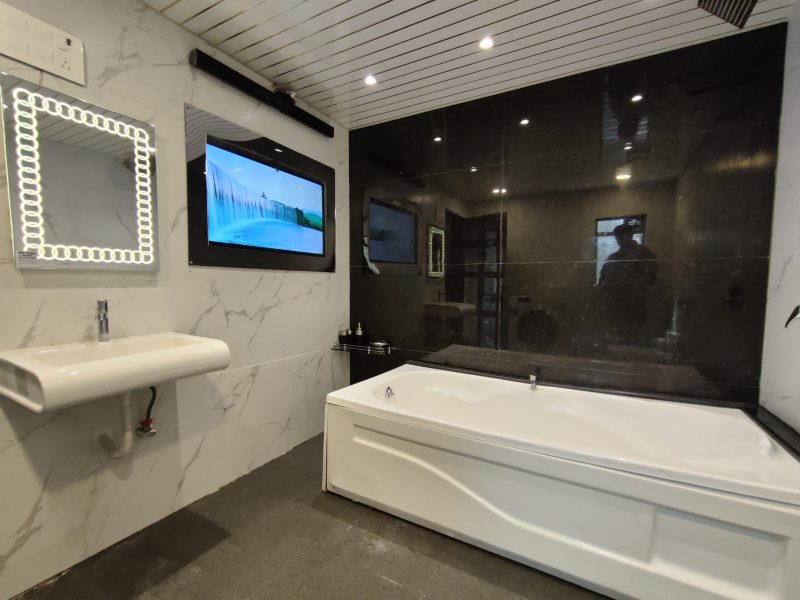 ❤ Instaworthy 1BHK with Bathtub, NetflixnChill ❤