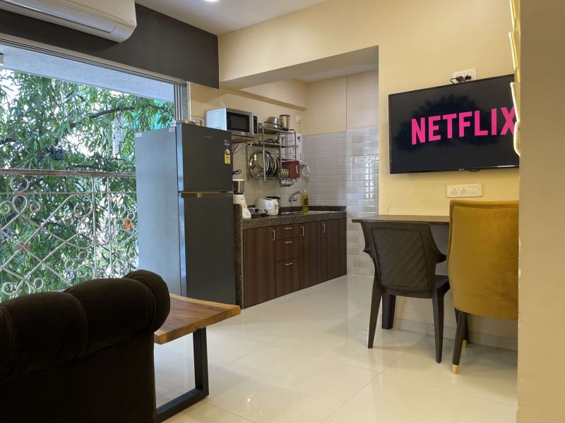 Bright Insta-ready 1BHK Neon Wings Wifi Netflix