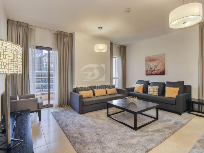 Spacious 1 Bed Apt in Jumeirah Beach Residence