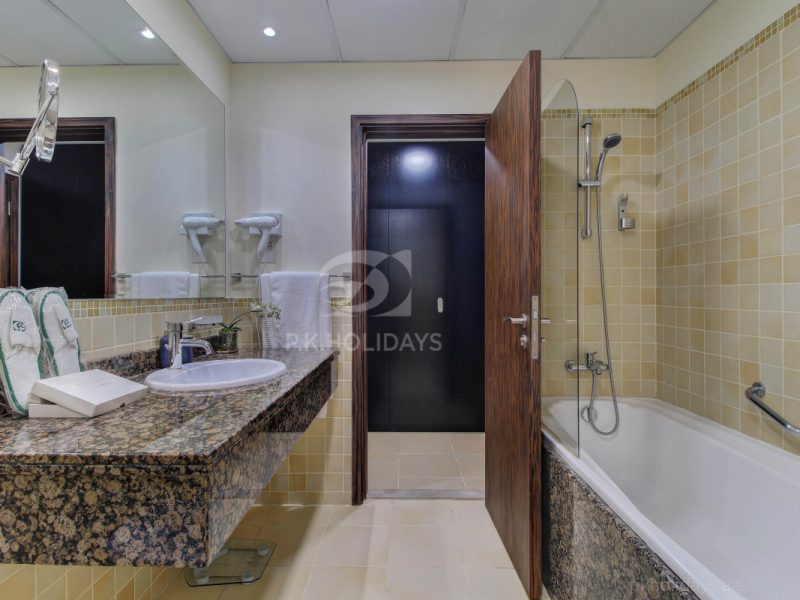 Spacious 1 Bed Apt in Jumeirah Beach Residence