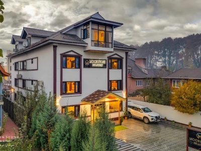 Hotel Moon Stone De Luxury, Sri Nagar, Kashmir