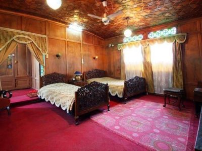 Hollywood Group Of Houseboats