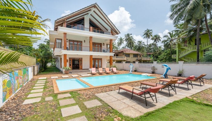 Bali Style Villa with shared pool In Calangute