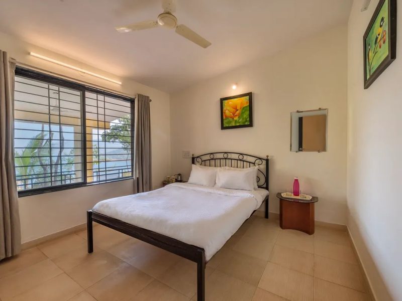 CosmicStays Countryside Panorama-Lakeview Bungalow