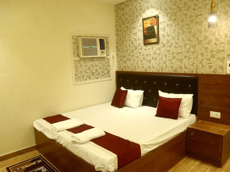 Pyrenees Homestay, Agra