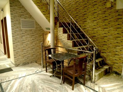 Pyrenees Homestay, Agra