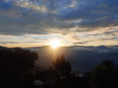 RusticRejuve Darjeeling2BR with balconies