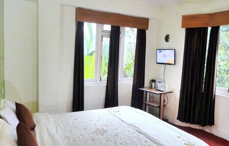 Hotel White Conch Residency