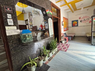 Friends Paying Guest, Agra