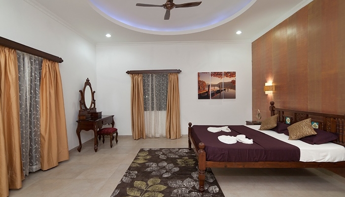 Private 7 BHK villa + Swimming Pool