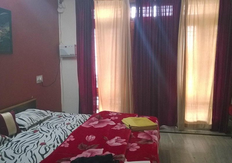 N. Homestay, Agra