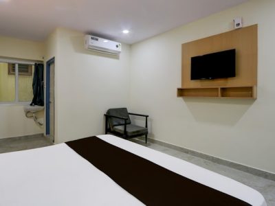 Super Townhouse Kukatpally Formerly SV Royal