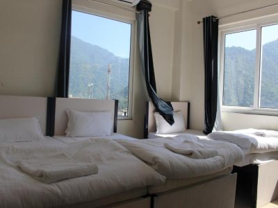 Back stayz Hostel Rishikesh