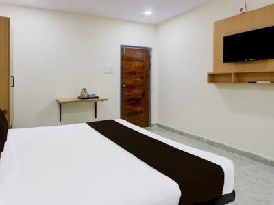 Super Townhouse Kukatpally Formerly SV Royal