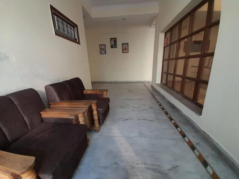 Hotel The Holiday Home & Homestay