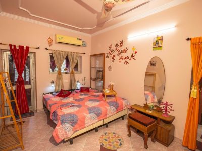 Luxury AC Boutique BnB, 2 Bedrooms, Living Game Rooms, Kitchen, Work Desk