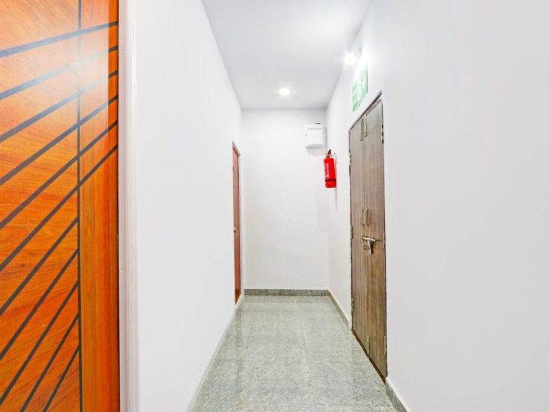 Super Hotel O Karmanghat Near TKR khaman