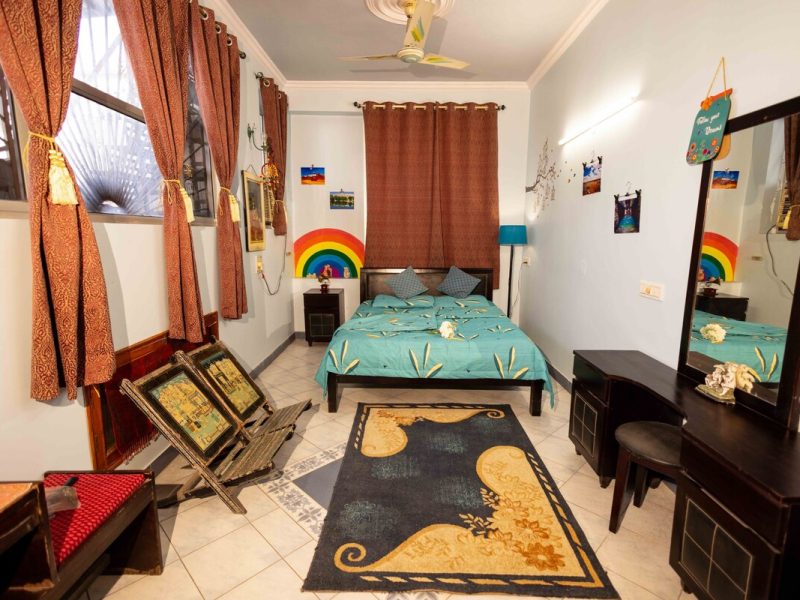 Luxury AC Boutique BnB, 2 Bedrooms, Living Game Rooms, Kitchen, Work Desk